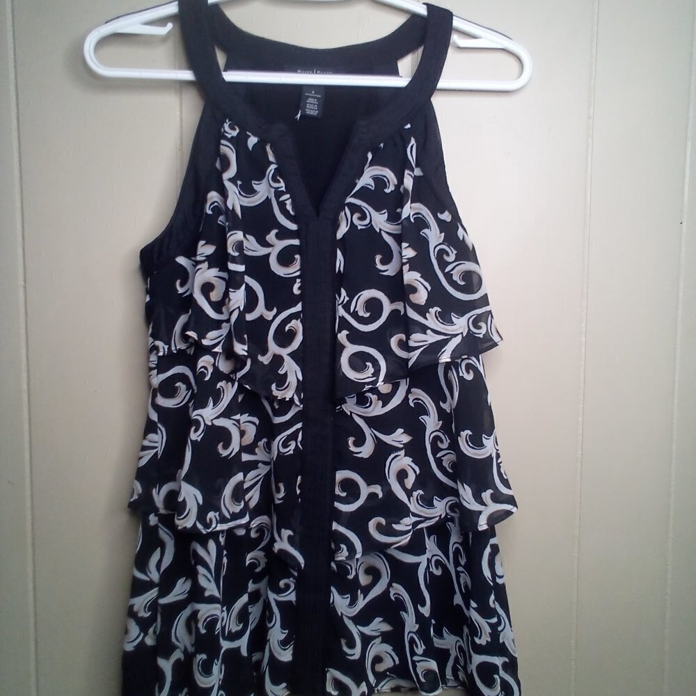 WHBM White House Black Market Blouse S Sleeveless Ruffle Layers Black White
